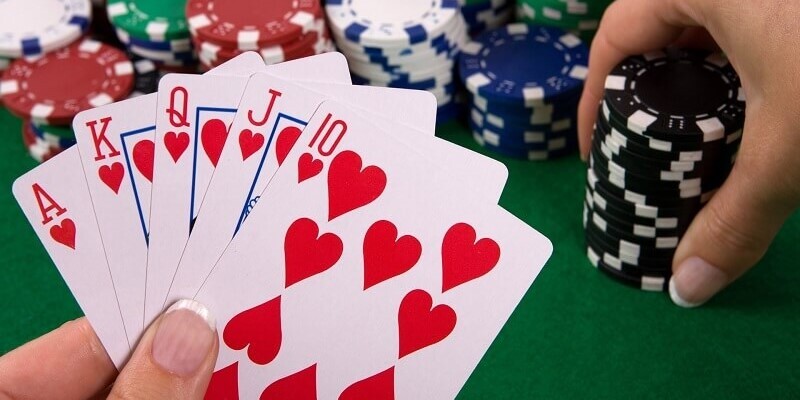Cách đặt cược trong vòng 3 poker