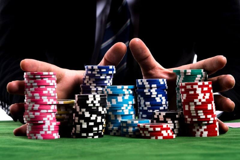 Bật mí cách đặt cược trong poker thắng lớn từ chuyên gia